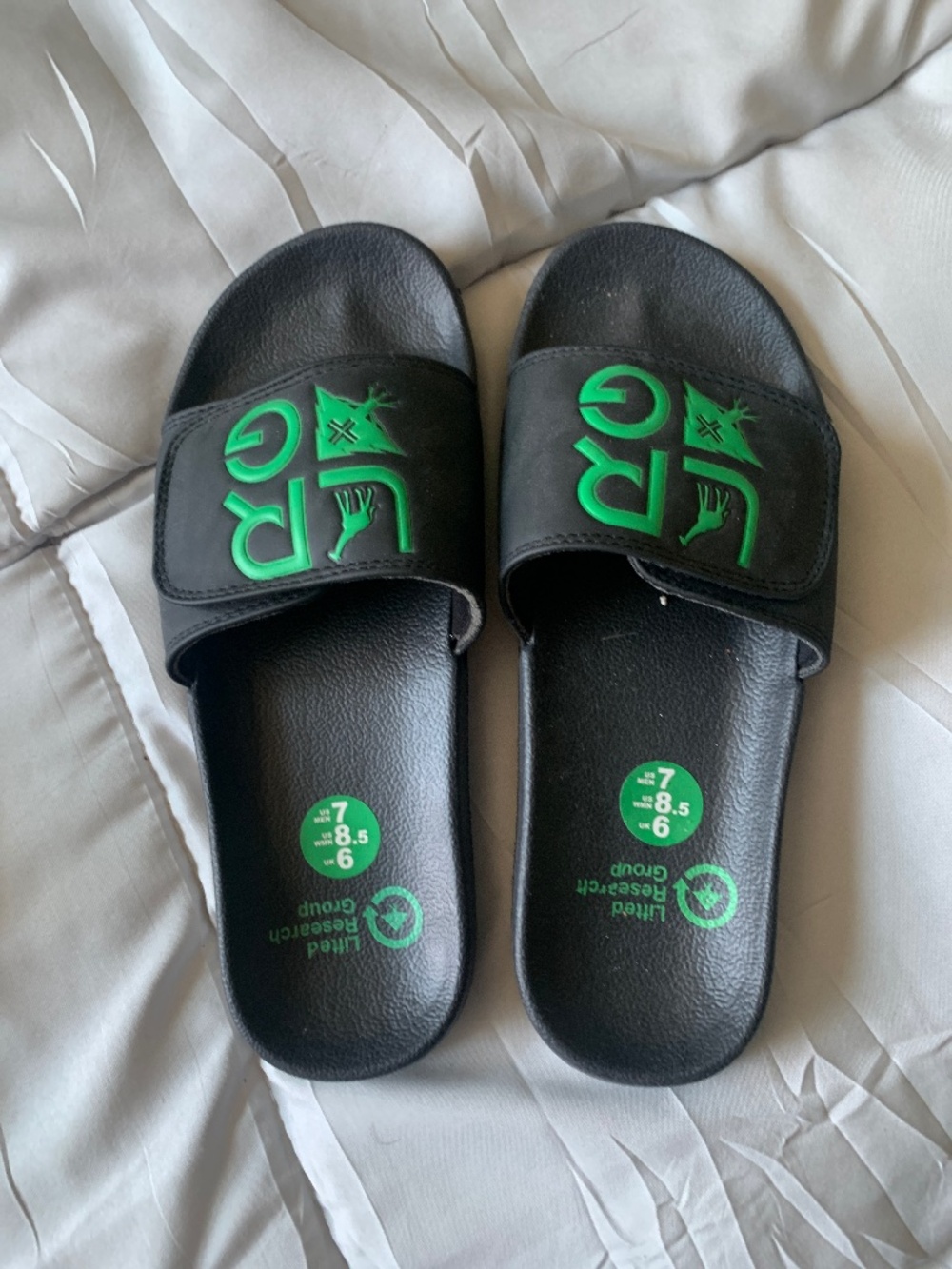 LRG Men’s Slides (Size 7)
